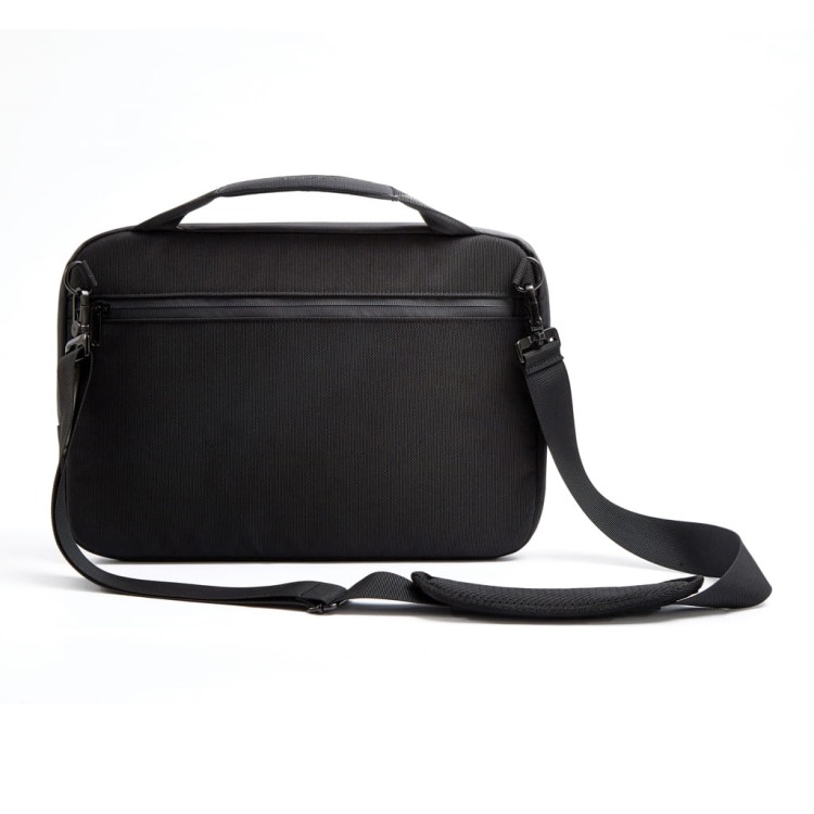 biznesowa-torba-na-laptopa-16-cali-xd-design-executive-czarna-pasek-plasko.webp