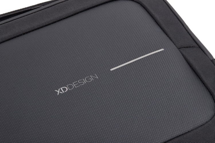 detale-wykonania-torby-xd-design-laptop-bag-executive-rpet.webp