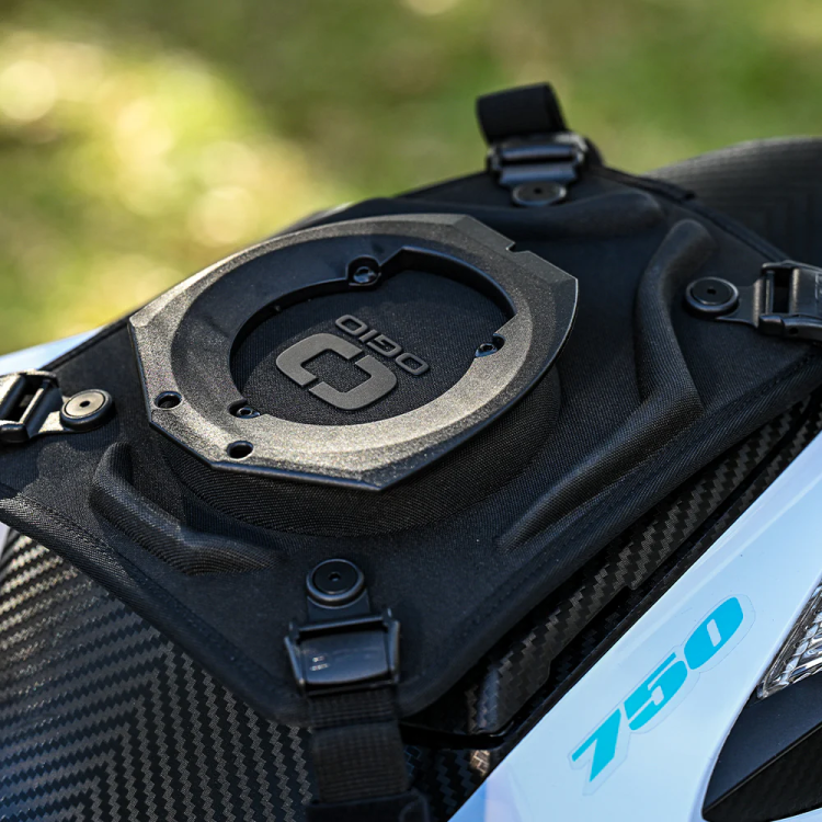 aerodynamiczna-torba-na-tyl-ogio-tailbag-tb1-skora-eva.png