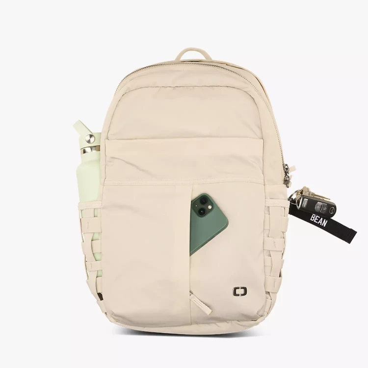 lekki-plecak-miejski-damski-ogio-rise-nylon-z-recyklingu-bezowy-przednia-kieszen.webp