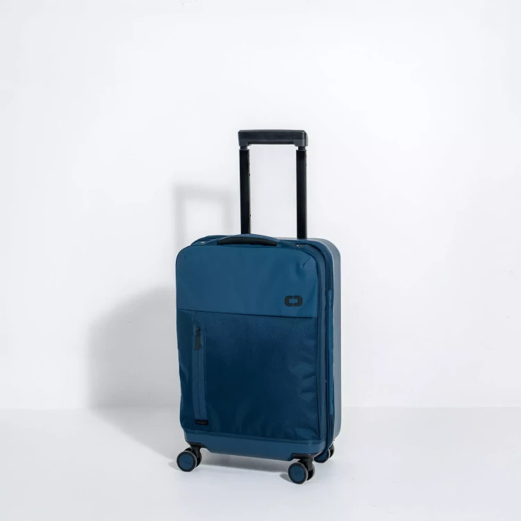 walizka-kabinowa-ogio-pace-hybrid-carry-on-34l-granatowa-skos.webp