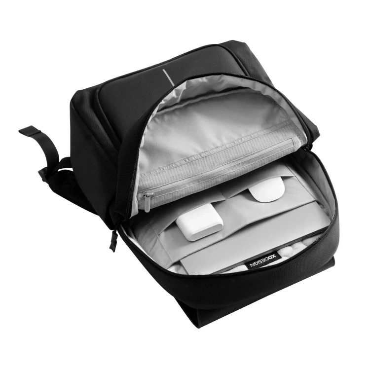 wnetrze-plecaka-soft-daypack-laptop-16-organizacja.webp