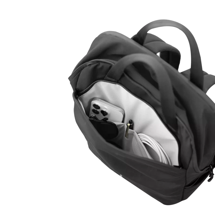 wnetrze-plecaka-soft-tote-organizer-czarny.webp