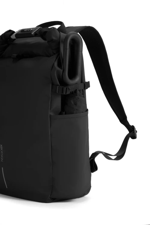 wodoodporny-plecak-roll-top-xd-design-urban-czarny-kieszen-butelka.webp