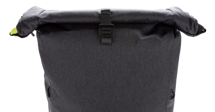 plecak-miejski-xd-design-bobby-urban-lite-czarny-roll.webp