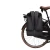 plecak-rowerowy-xd-design-urban-bike-czarny-roll-top-na-rowerze-szczegol.webp