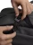 wnetrze-pojemna-torba-treningowa-33l-detal-klips.webp
