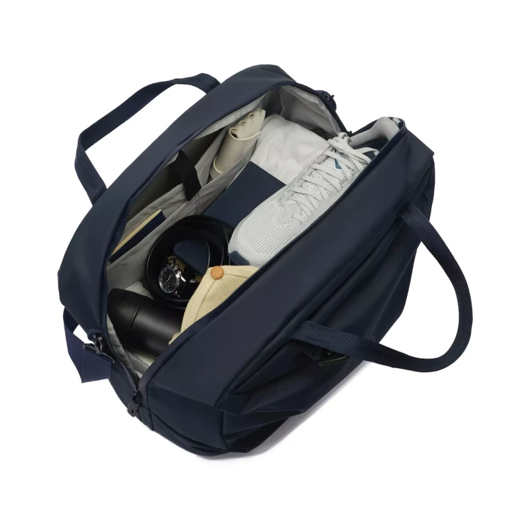 pojemna-torba-treningowa-33l-miejsce-na-laptopa-16-wnetrze-granat.webp