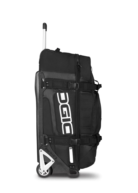 ogio-travelbag-rigg-9800-side-2019-RGB.webp