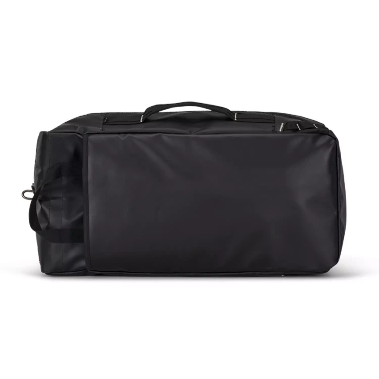 czarna-torba-duffel-ogio-utility-40l-widok-z-boku-poziomo.webp