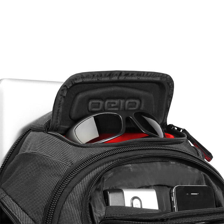 sztywna-kieszen-na-okulary-ogio-renegade-rss-tech-vault.webp