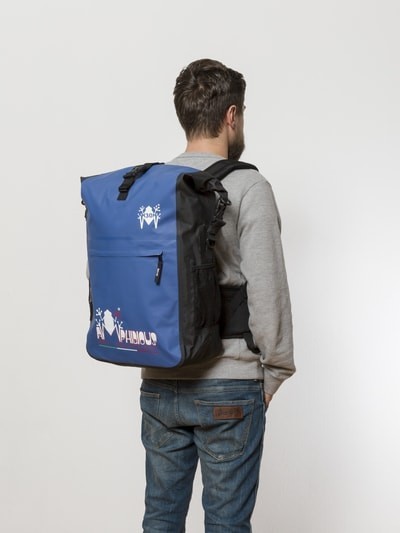 overland-blue-blu-still-45_1.jpg