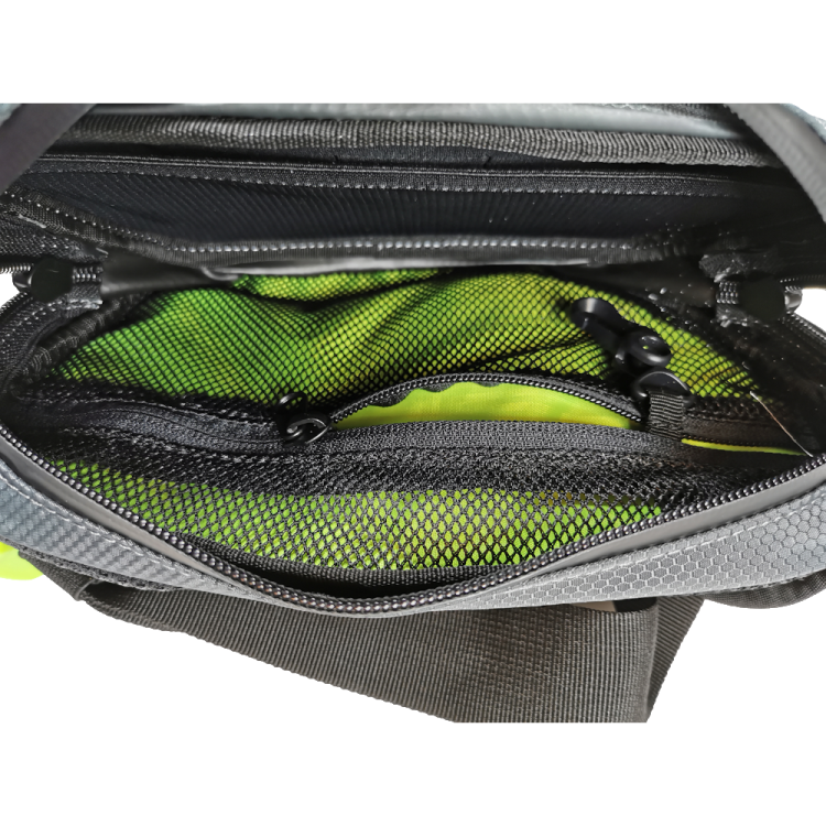 wnetrze-nerki-motocyklowej-ogio-razor-waist-bag.webp