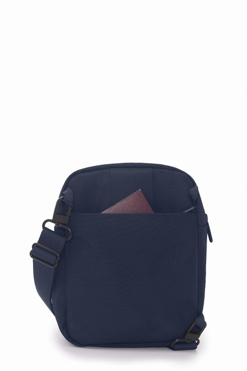 saszetka-crossbody-xd-design-boxy-sling-navy-plecay.webp